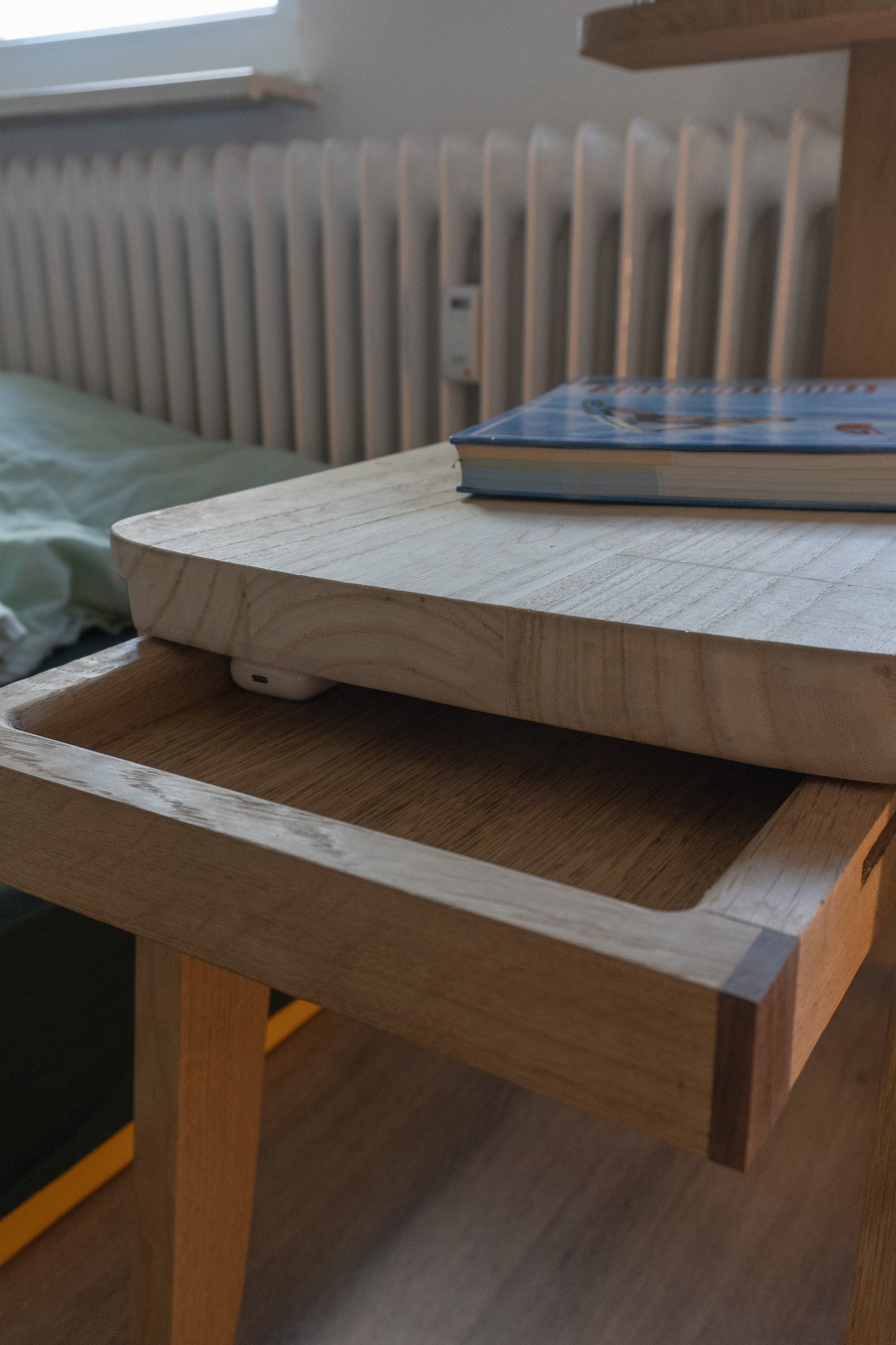 NOT A CHAIR - STUMMER DIENER