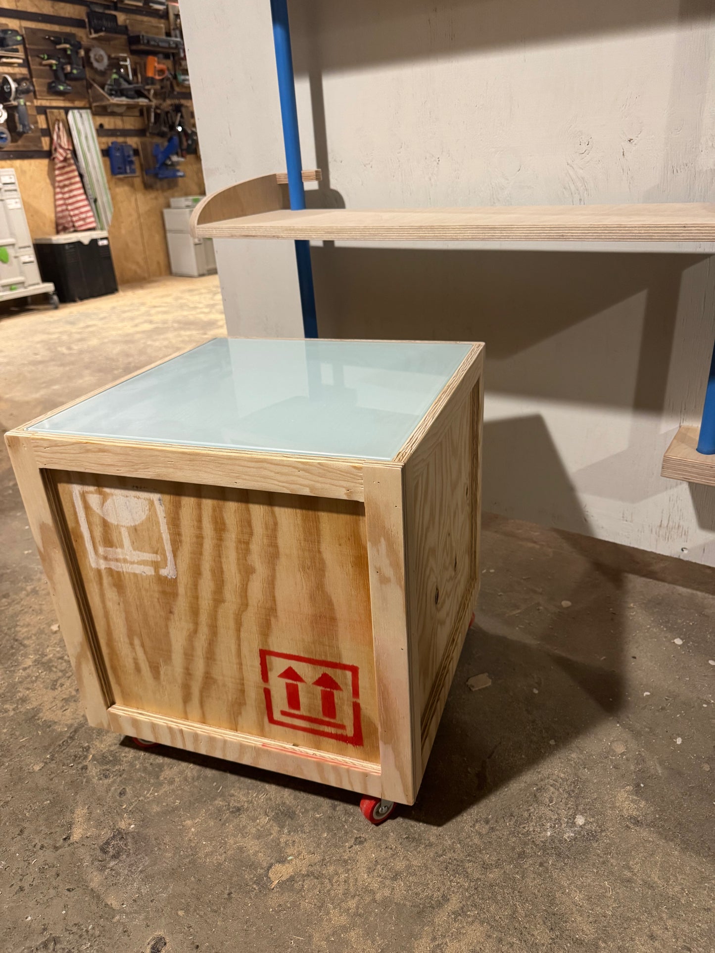 FREI:GHT - SIDE TABLE