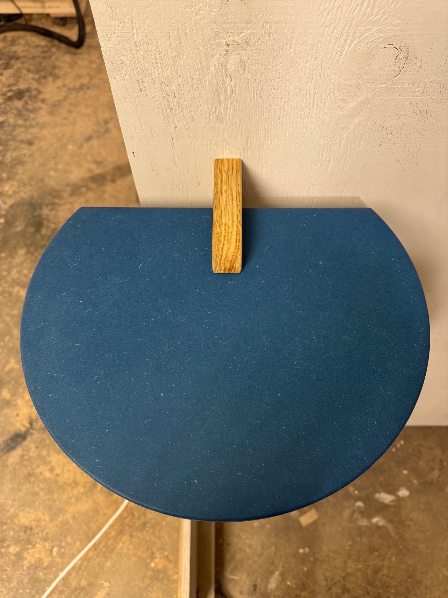 ATTACHED ROUND - FLOATING SHELF