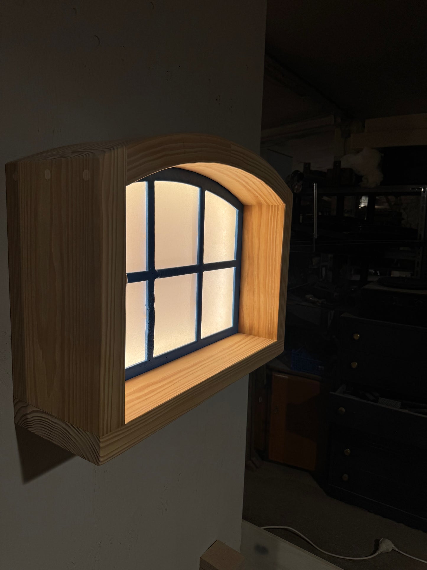 WHY NOT LIGHT IT?! - LANDHAUSFENSTER LAMPE