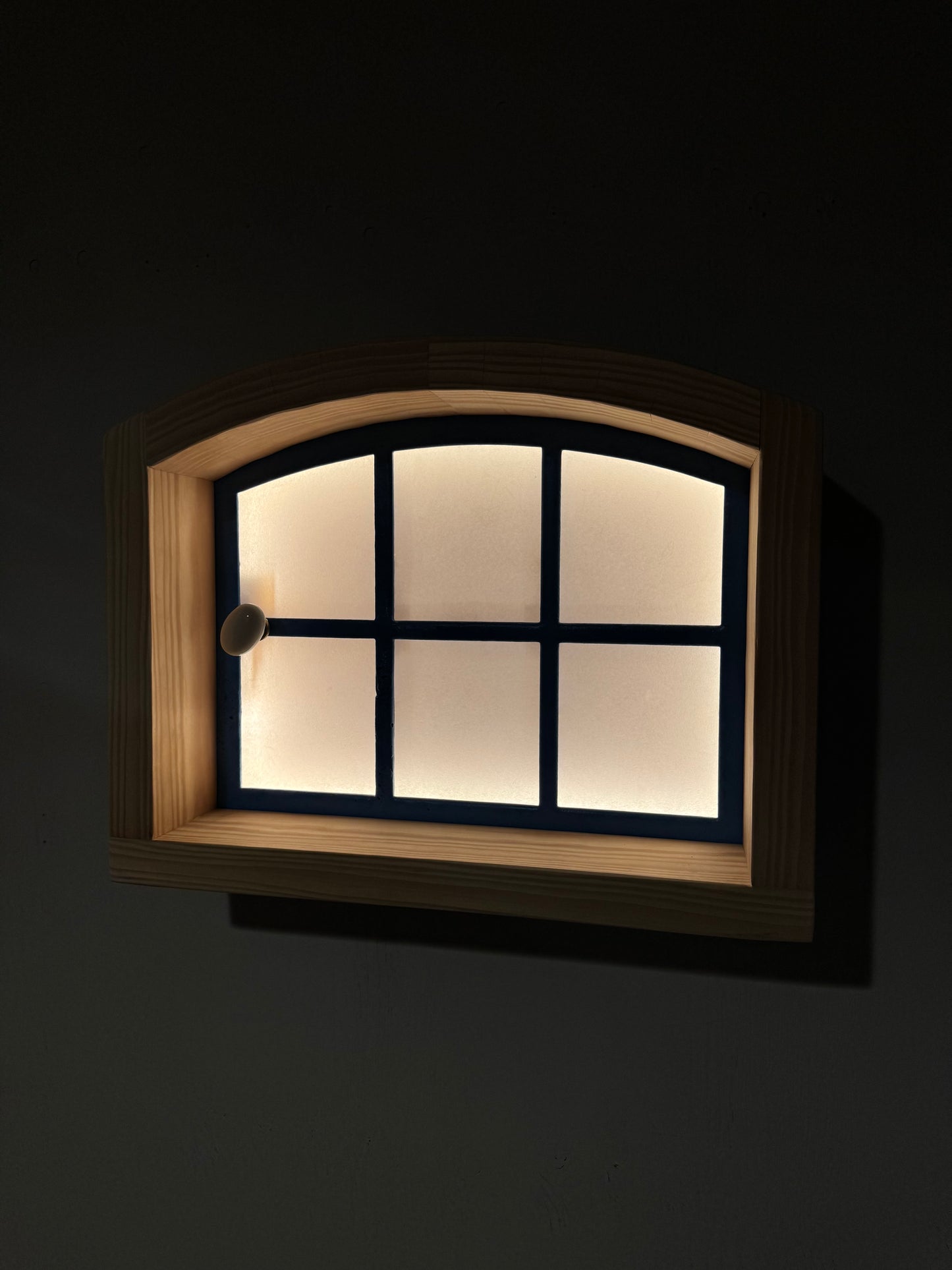 WHY NOT LIGHT IT?! - LANDHAUSFENSTER LAMPE
