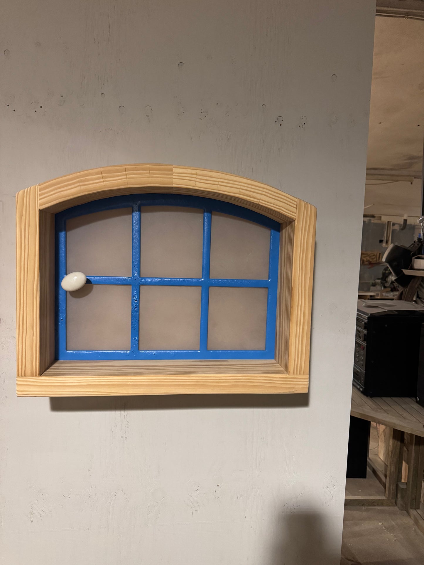 WHY NOT LIGHT IT?! - LANDHAUSFENSTER LAMPE